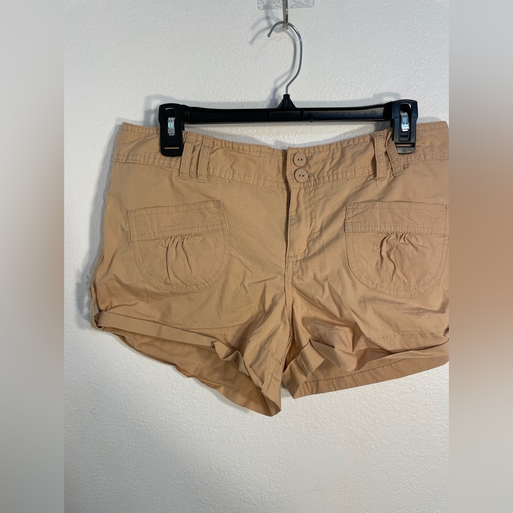 Tan Women's Shorts, size 9